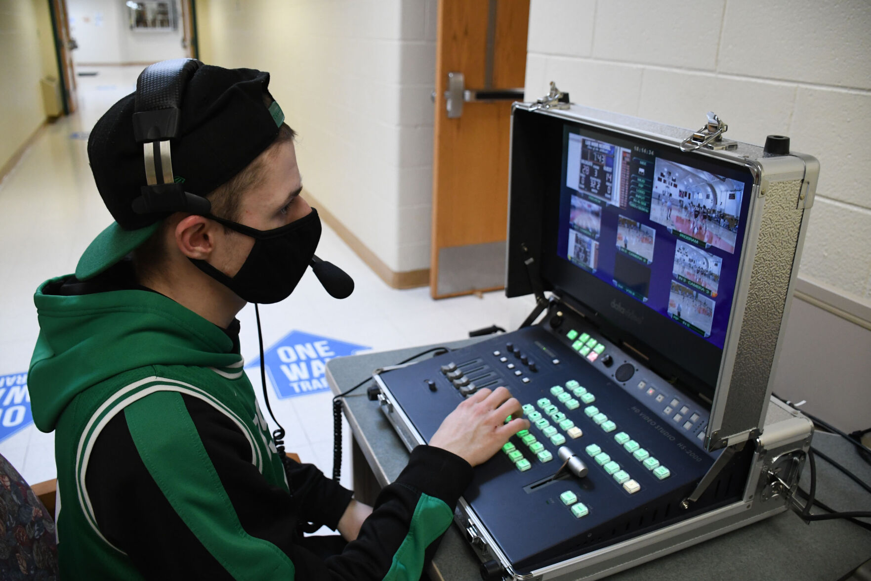 Lee broadcast basketball games (copy)